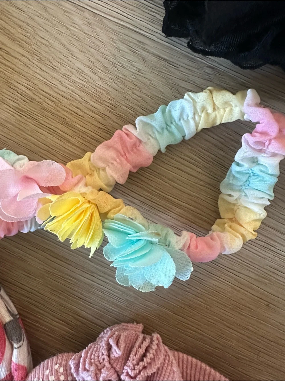 Girls' Mixed Pastel Hair Accessories Set - Pink, Black, Cream, Mint
